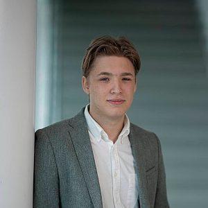 Преподаватель математики и программирования в школе Анастасии Халлдин