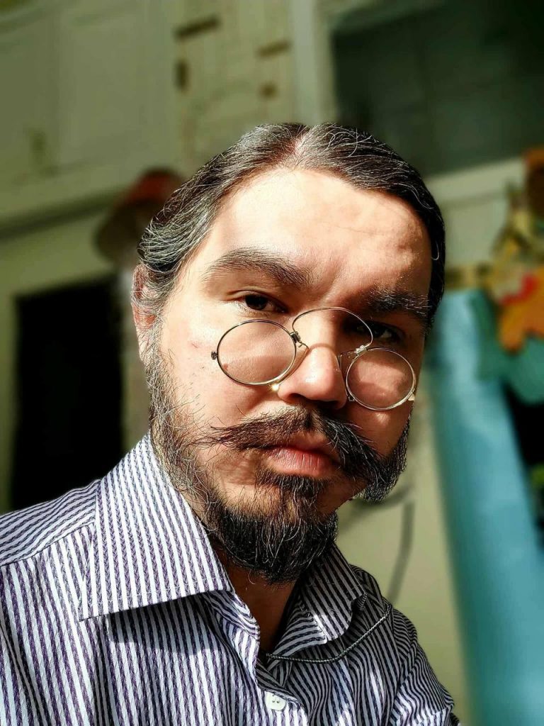 ГЕННАДИЙ Учитель латыни, древнегреческого, английского, французского, истории, философии