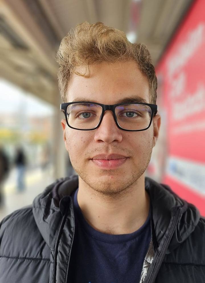 Преподаватель математики, физики и программирования