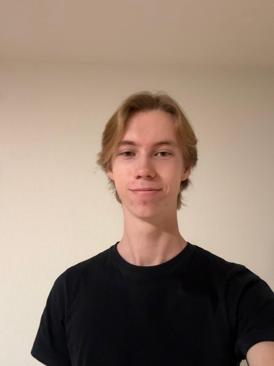 Преподаватель математики, программирования и физики в школе Анастасии Халлдин